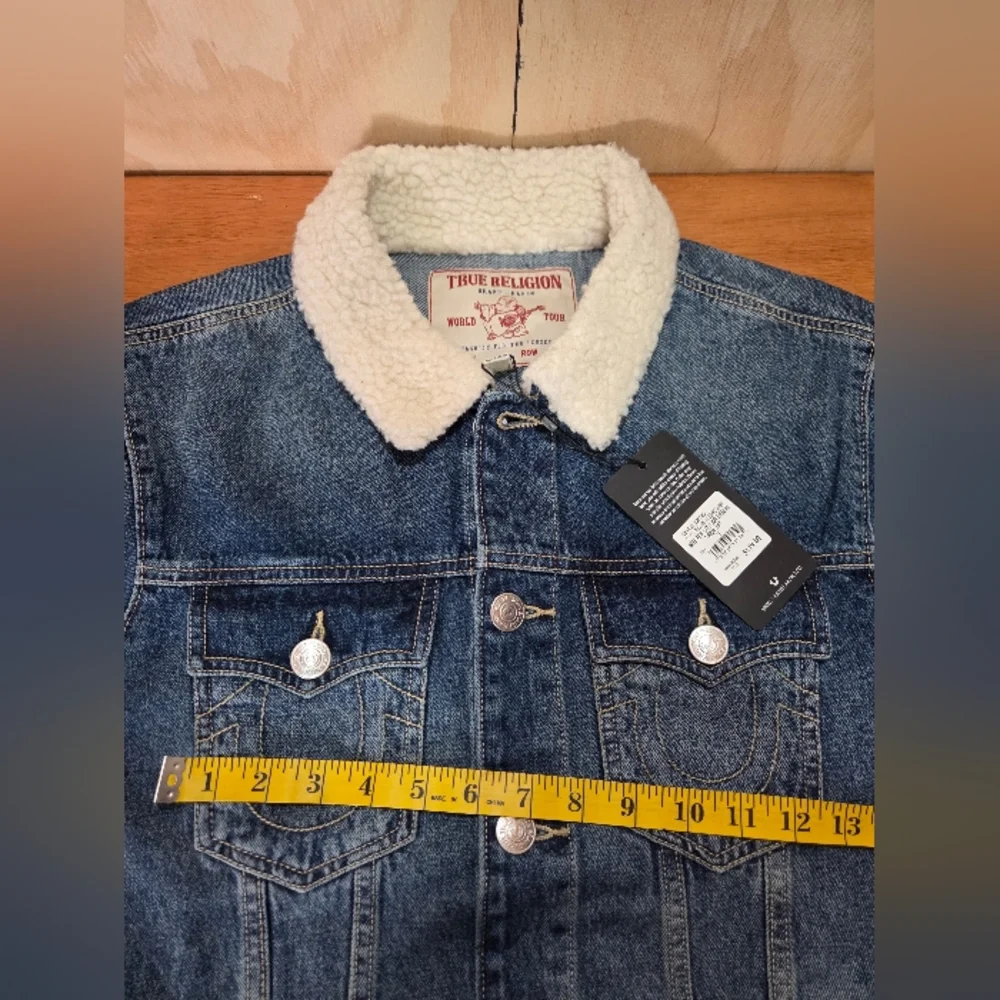 True Religion Denim‎ Jacket Trucker with White Sherpa Collar - Size Small